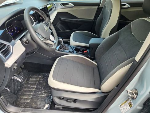 New 2025 Volkswagen Taos SE image 13