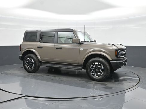 New 2026 Ford Bronco Outer Banks image 10