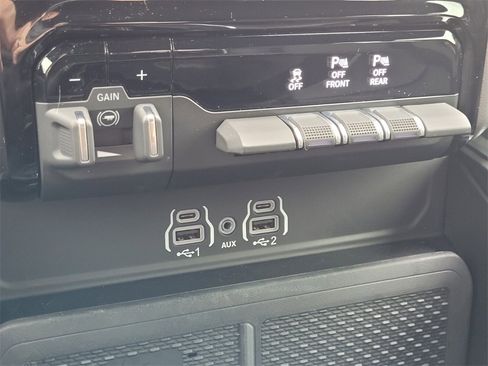Used 2025 RAM 1500 Laramie w/ Laramie Southwest Edition image 21