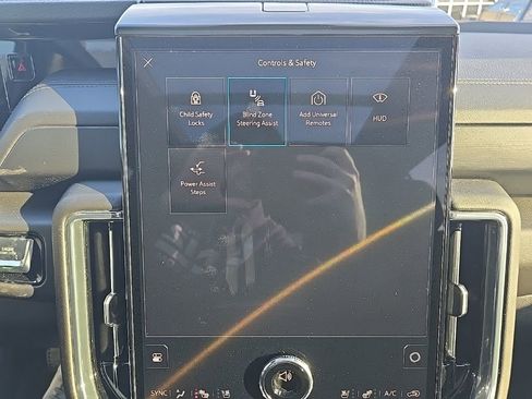 Used 2025 GMC Yukon Denali w/ Sun & Power Step Package image 26