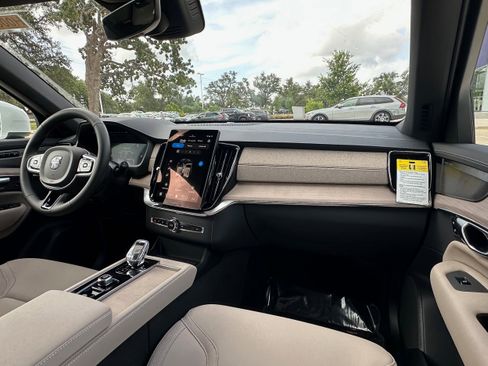 Used 2026 Volvo XC90 B6 Plus w/ Protection Package Premier image 11