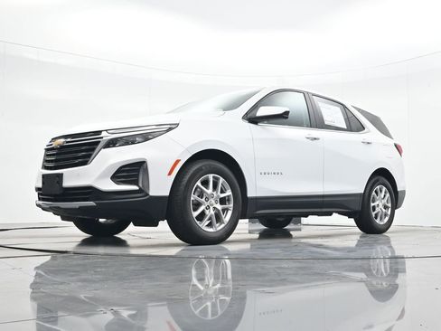 Used 2024 Chevrolet Equinox LT image 18