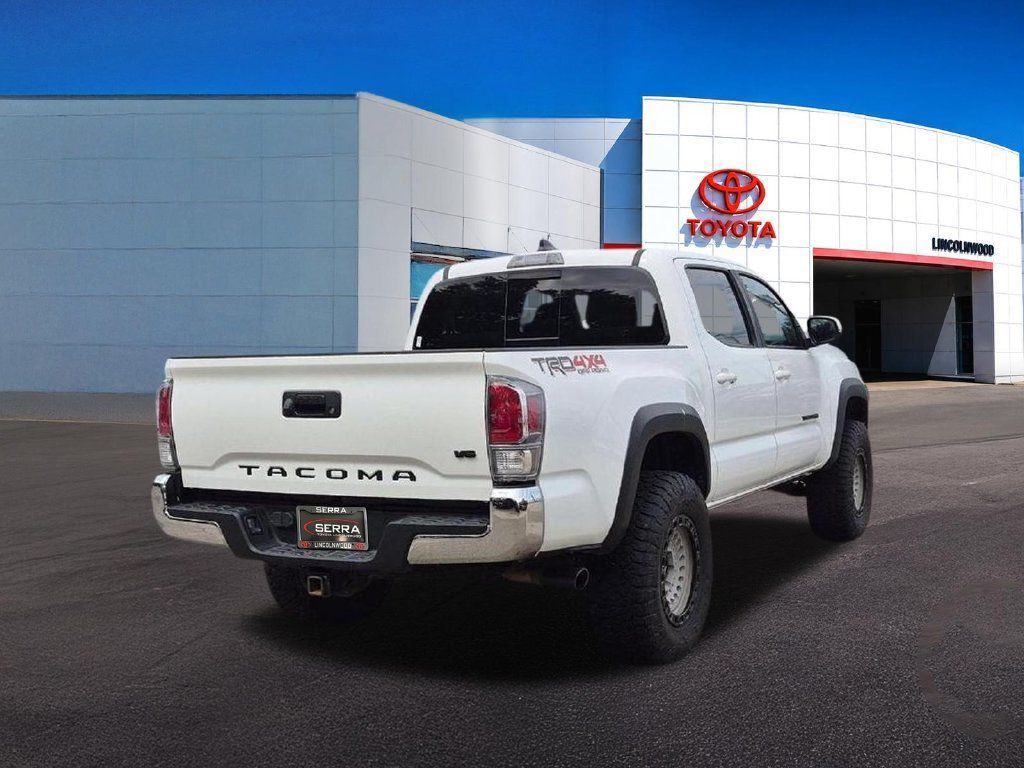 Used 2023 Toyota Tacoma TRD Off-Road w/ Black Out Package (TMS) AWD/4WD image 11