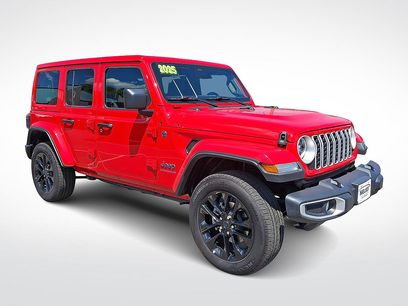 Used 2025 Jeep Wrangler Unlimited Sahara w/ Safety Group