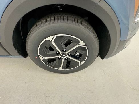 New 2026 Kia Niro EX FWD image 9