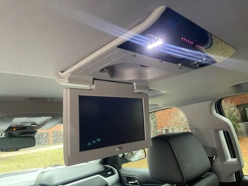 Used 2016 GMC Yukon SLT w/ Open Road Package image 18