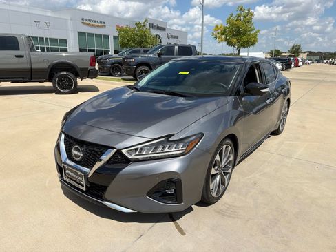 Used 2023 Nissan Maxima Platinum w/ Sport Mat Group FWD image 9