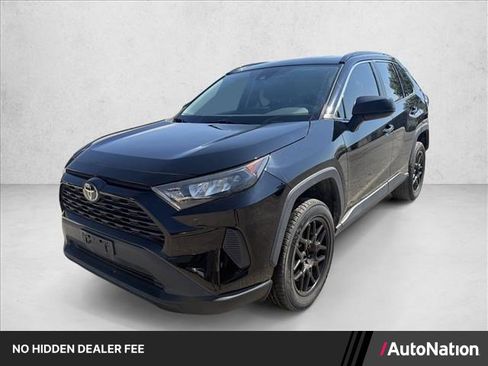 Used 2021 Toyota RAV4 LE FWD image 1
