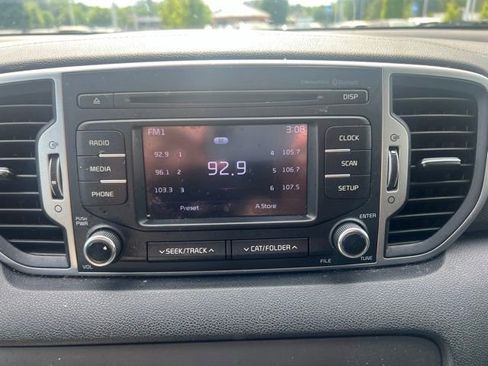 Used 2018 Kia Sportage LX AWD/4WD image 7