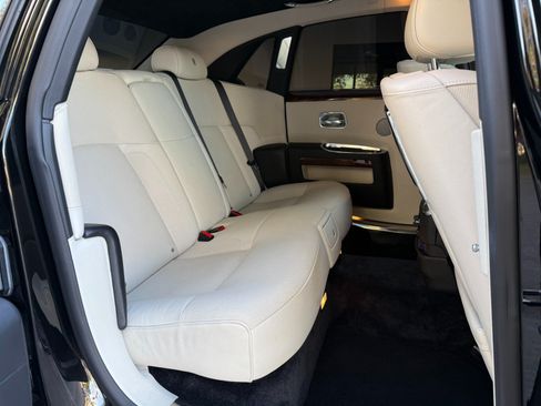 Used 2013 Rolls-Royce Ghost RWD image 28