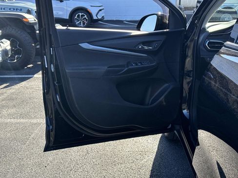 Used 2023 Chevrolet Bolt EUV LT w/ Driver Confidence Package image 16