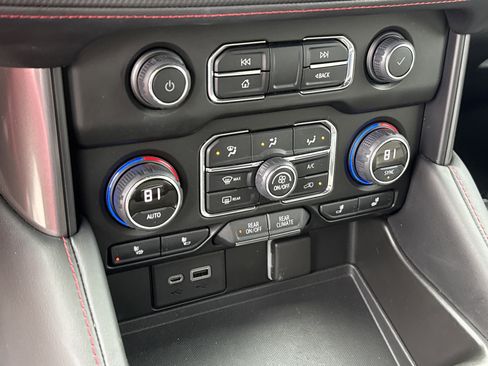 Used 2022 Chevrolet Tahoe RST w/ Luxury Package image 39