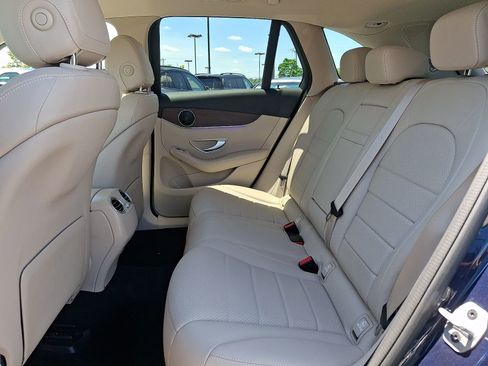 Used 2022 Mercedes-Benz GLC 300 4MATIC image 10