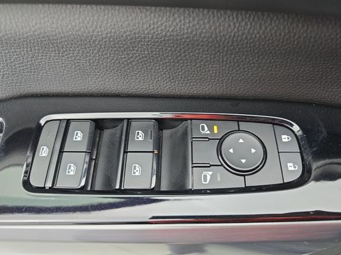 Certified 2023 Nissan Pathfinder SL AWD/4WD image 29