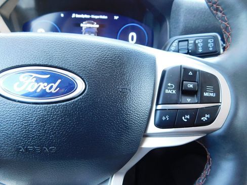 Used 2025 Ford Explorer Active w/ Active Comfort Package AWD/4WD image 40