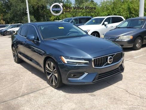 Used 2023 Volvo S60 B5 Ultimate w/ Protection Package Premier FWD image 2