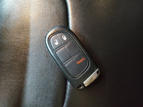 Used 2019 Jeep Cherokee Latitude Plus image 32