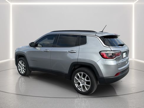 Used 2022 Jeep Compass Latitude AWD/4WD image 14