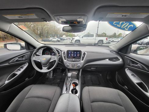 Used 2025 Chevrolet Malibu LT image 14