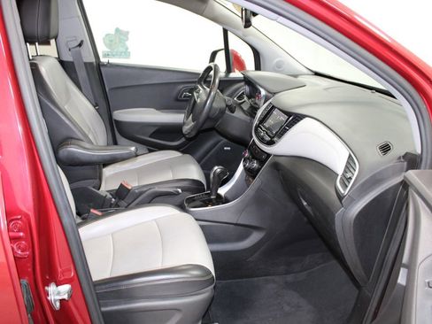 Used 2020 Chevrolet Trax Premier image 26