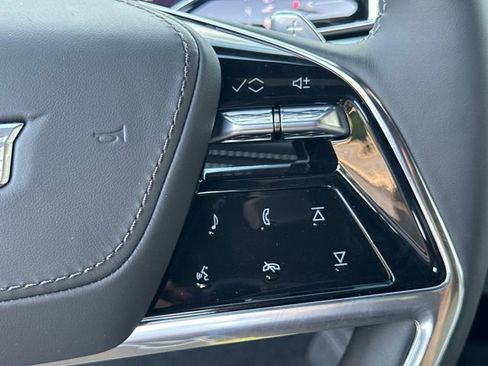 New 2026 Cadillac Escalade Platinum Sport w/ LPO, ONYX Package AWD/4WD image 32