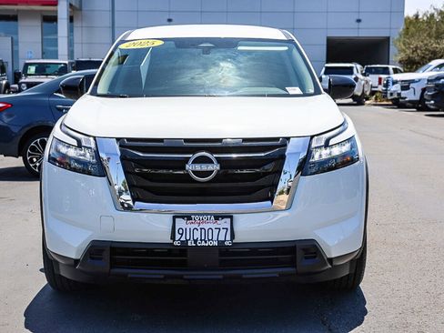 Used 2025 Nissan Pathfinder S FWD image 3