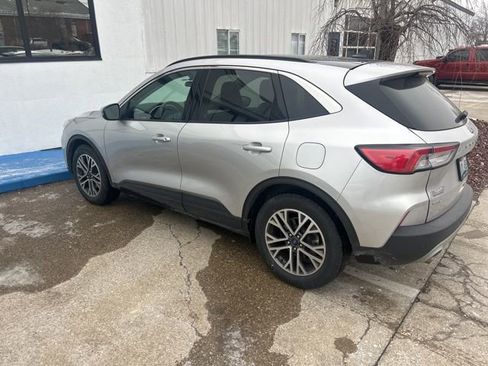 Used 2020 Ford Escape SEL image 4
