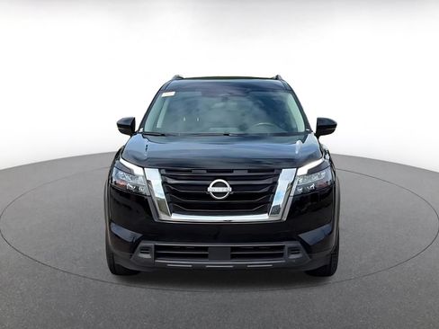 Used 2025 Nissan Pathfinder SV FWD image 4