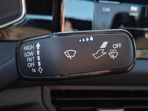 Certified 2025 Volkswagen Jetta Sport image 19