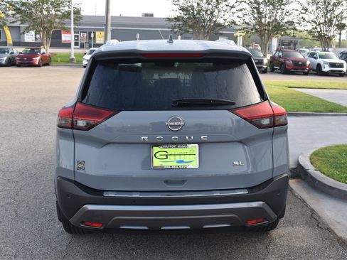 Used 2023 Nissan Rogue SL w/ SL Premium Package FWD image 11
