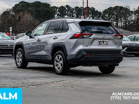 Used 2021 Toyota RAV4 LE image 6