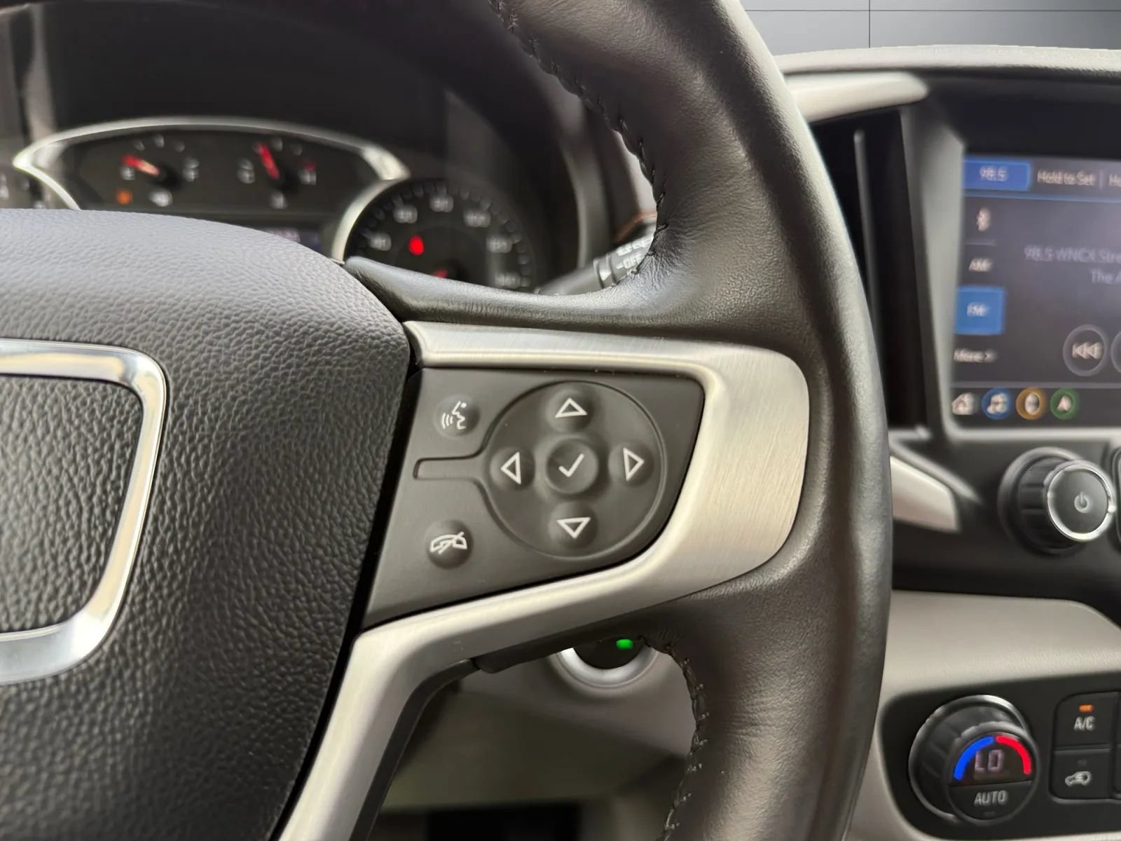 Used 2019 GMC Terrain SLE w/ Driver Convenience Package AWD/4WD image 24