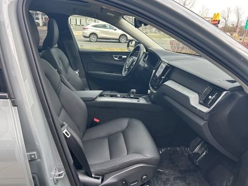 Used 2025 Volvo XC60 B5 Plus AWD/4WD image 15