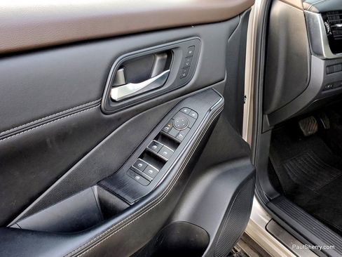 Used 2023 Nissan Rogue SL w/ SL Premium Package image 24