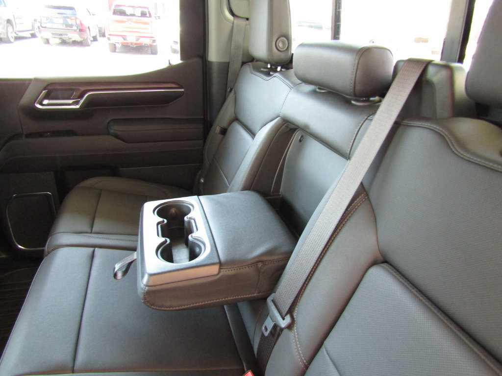 Used 2024 GMC Sierra 1500 SLT w/ SLT Premium Plus Package AWD/4WD image 40