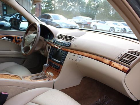 Used 2008 Mercedes-Benz E 350 4MATIC Wagon image 16