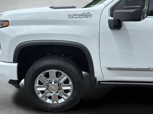 Used 2024 Chevrolet Silverado 2500 High Country w/ High Country Premium Package AWD/4WD image 38