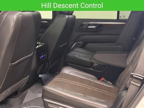 Certified 2025 Chevrolet Tahoe High Country AWD/4WD image 29