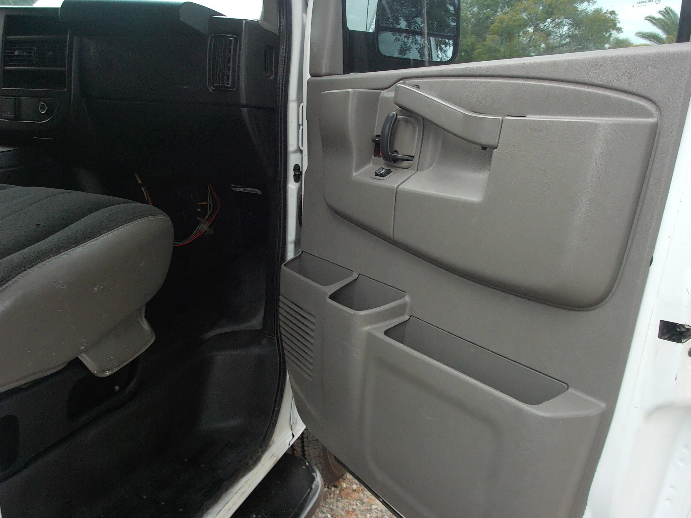 Used 2020 GMC Savana 2500 w/ Driver Convenience Package RWD image 32