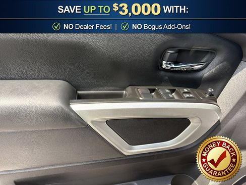 Used 2024 Nissan Titan SV AWD/4WD image 16