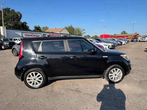 Used 2018 Kia Soul + FWD image 4