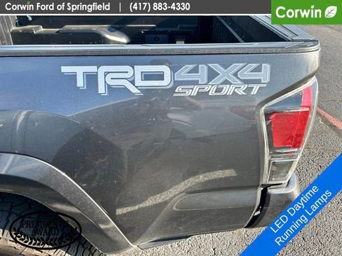 Used 2018 Toyota Tacoma TRD Sport w/ Technology Package AWD/4WD image 9