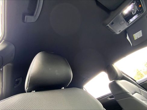 Used 2025 Volkswagen Atlas Cross Sport SE AWD/4WD image 24