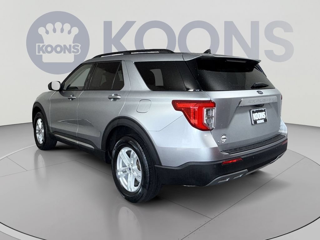 Used 2023 Ford Explorer XLT w/ Equipment Group 202A AWD/4WD image 4