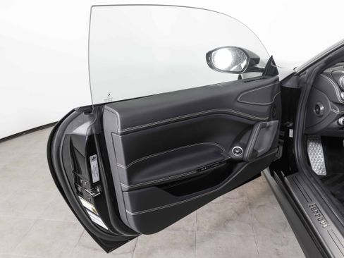 Used 2019 Ferrari GTC4Lusso image 37