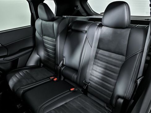 New 2025 Mitsubishi Outlander AWD image 16