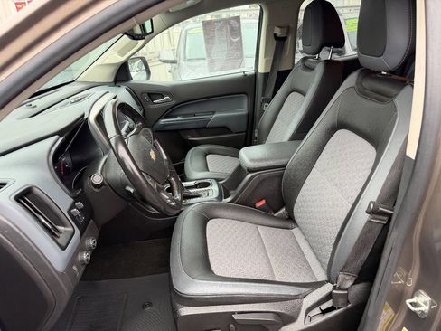 Used 2016 Chevrolet Colorado Z71 image 12