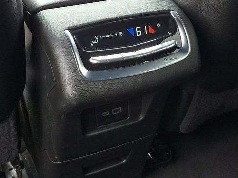 Certified 2024 Cadillac XT6 Luxury AWD/4WD image 9