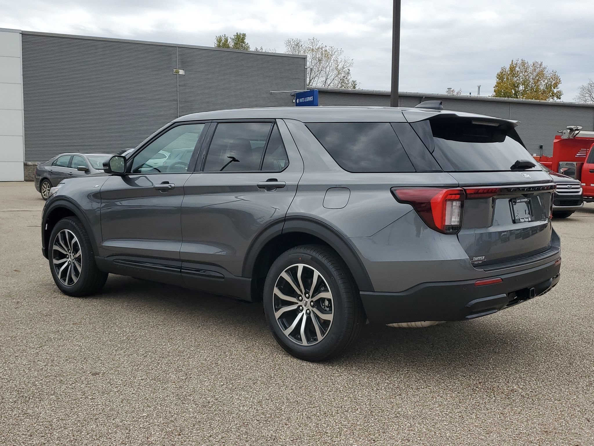 New 2027 Ford Explorer ST-Line AWD/4WD image 5