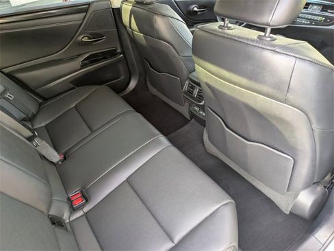 Used 2022 Lexus ES 300h 300h image 32